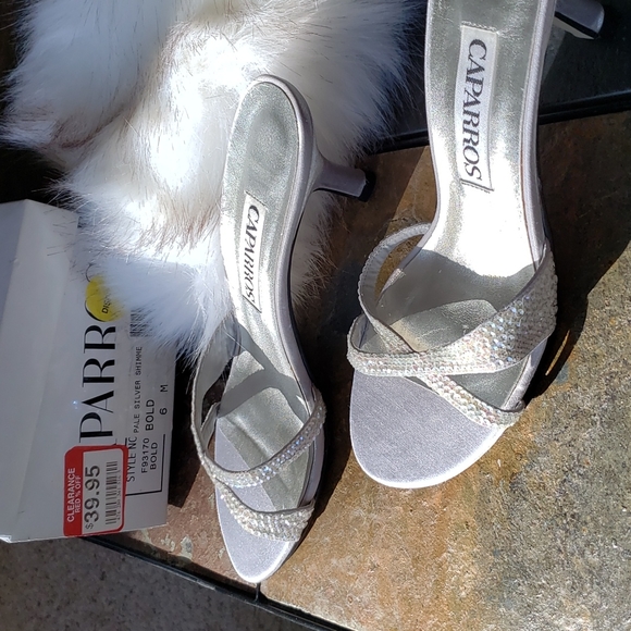 NWT - Caparros  kitten sandals 👡 size 6 - Picture 7 of 7